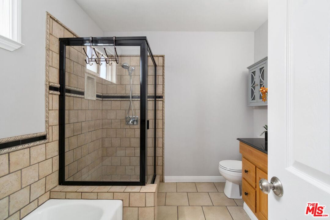 3749 Lockland Dr Unit: Apt D