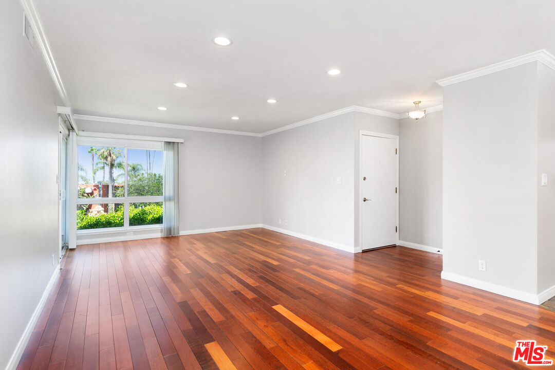 3749 Lockland Dr Unit: Apt D
