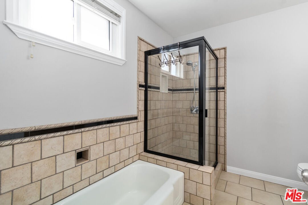 3749 Lockland Dr Unit: Apt D