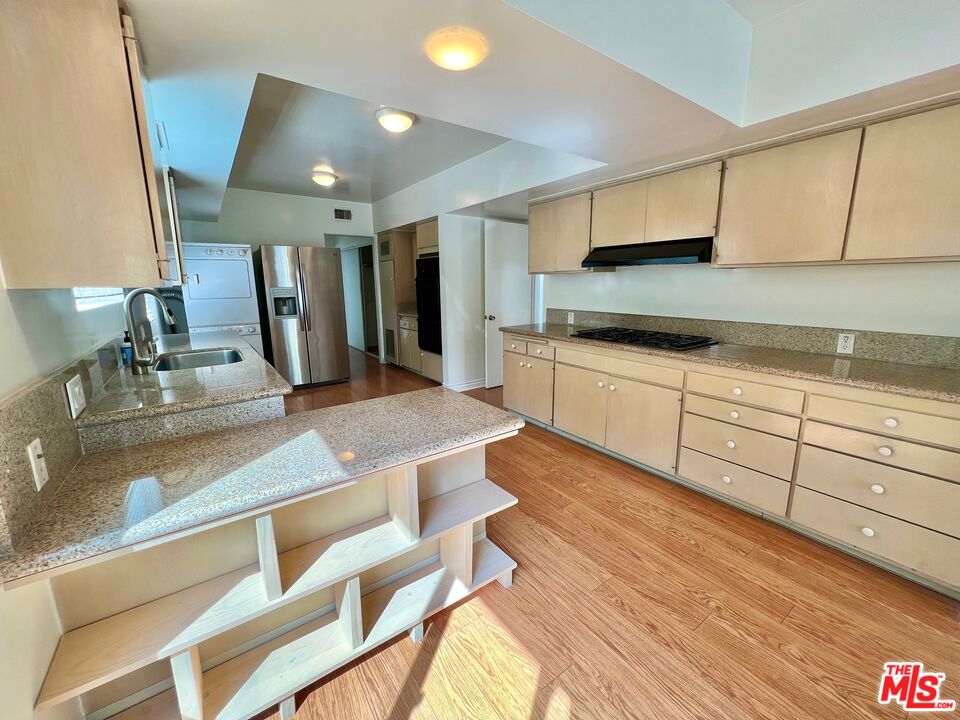 6133 Maryland Dr