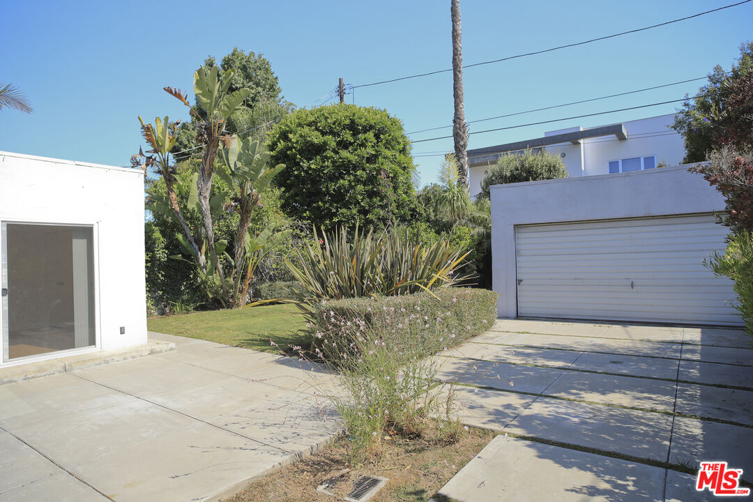 6133 Maryland Dr