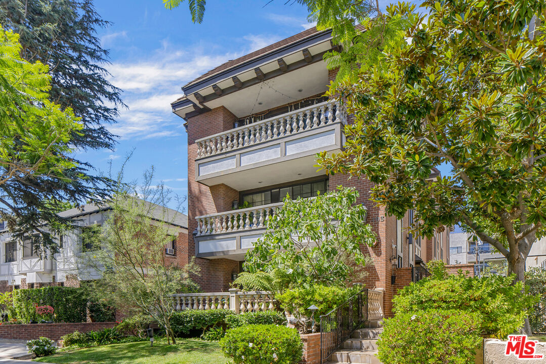 403 N Palm Dr Unit: 1
