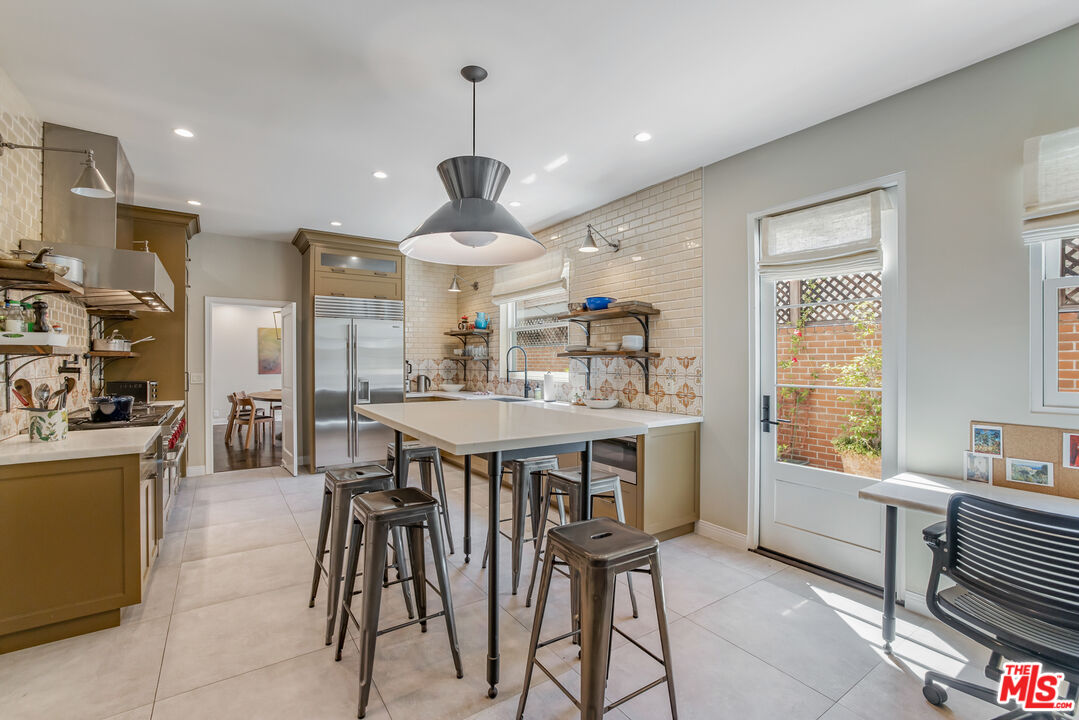 403 N Palm Dr Unit: 1