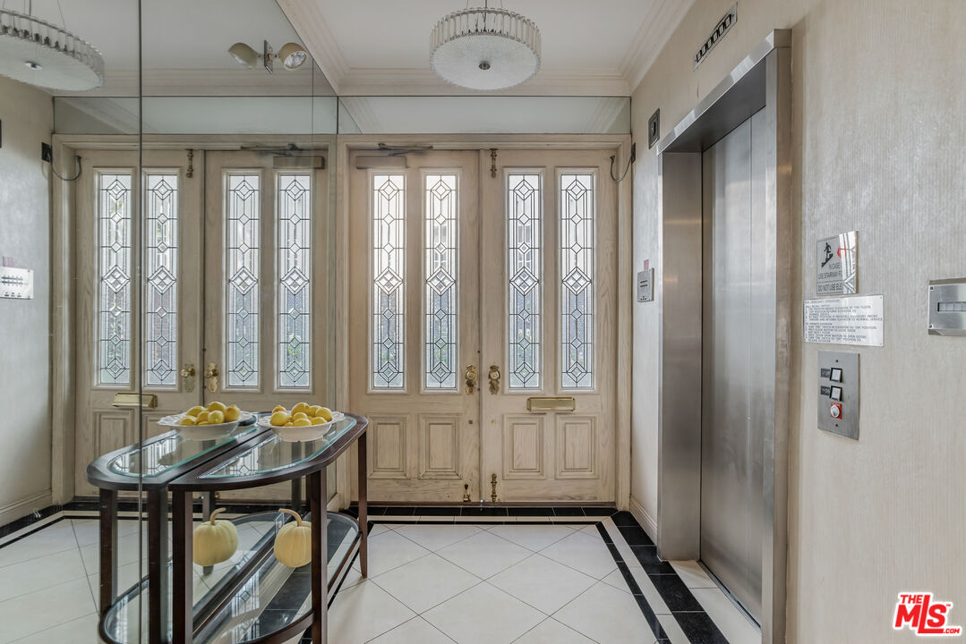 403 N Palm Dr Unit: 1