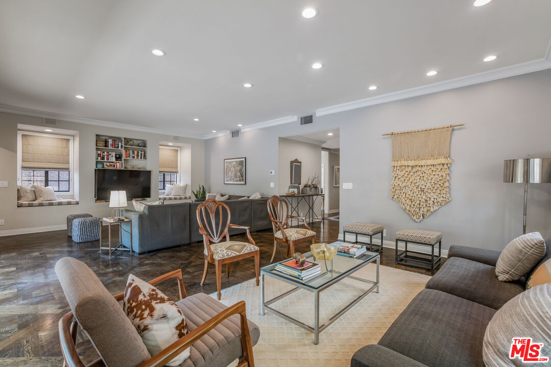 403 N Palm Dr Unit: 1