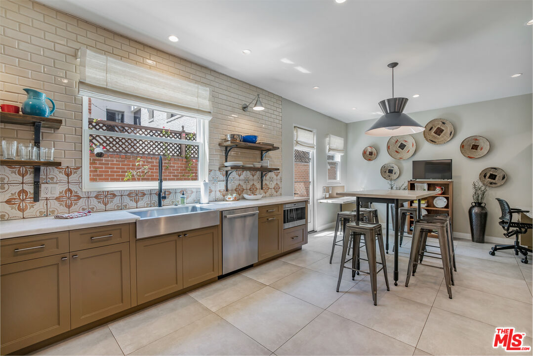403 N Palm Dr Unit: 1
