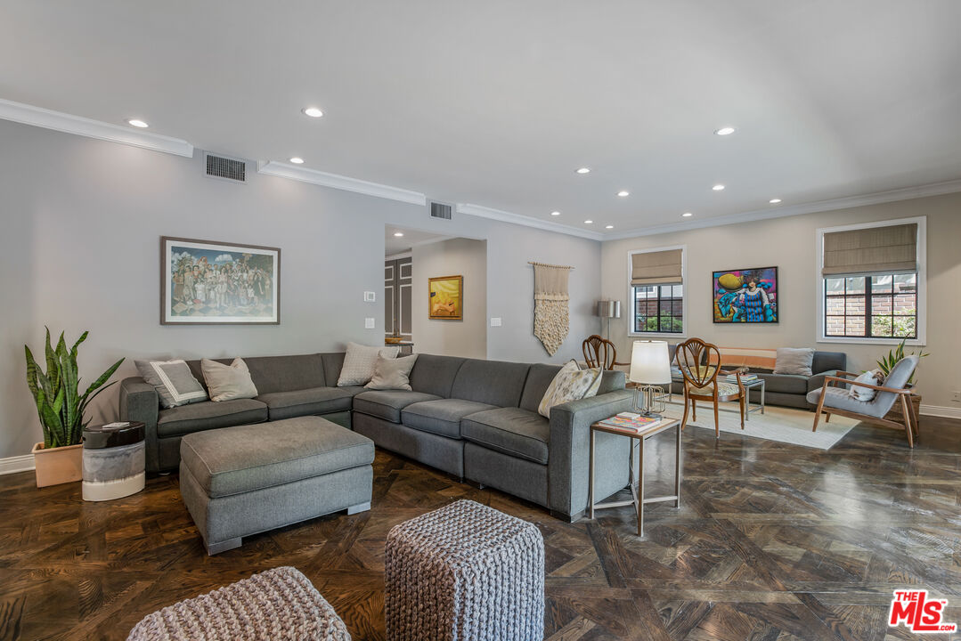 403 N Palm Dr Unit: 1