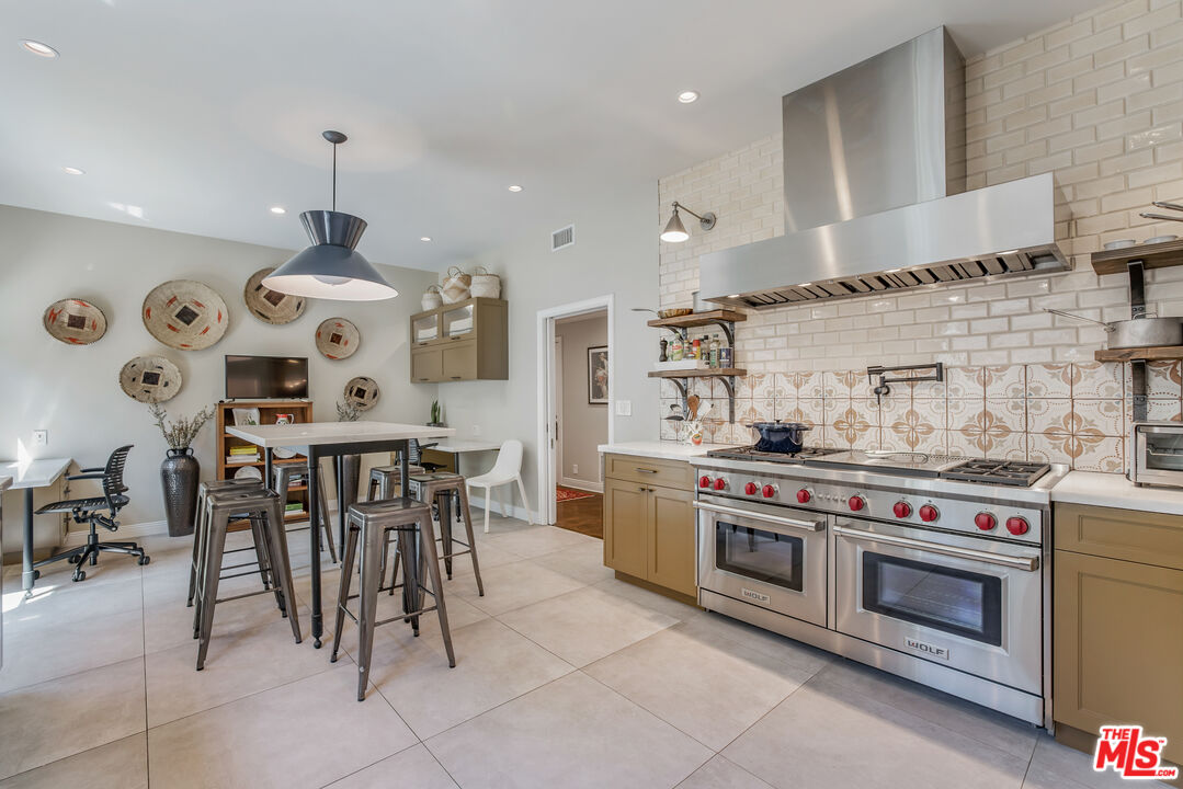 403 N Palm Dr Unit: 1