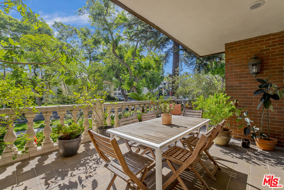 403 N Palm Dr Unit: 1