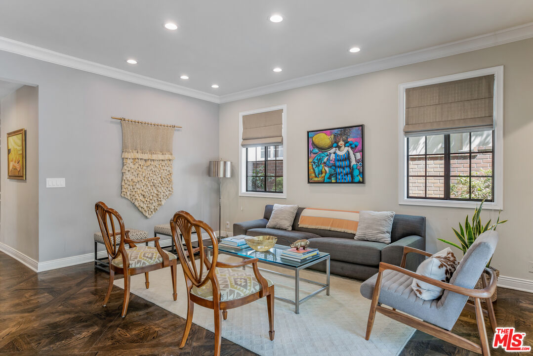 403 N Palm Dr Unit: 1