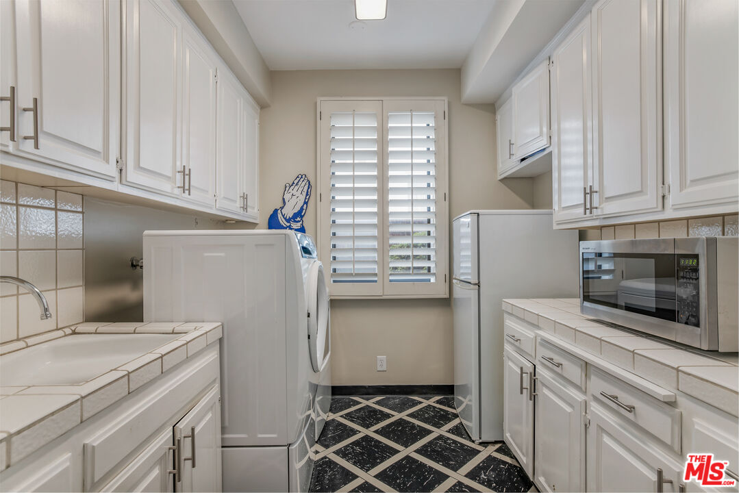 403 N Palm Dr Unit: 1