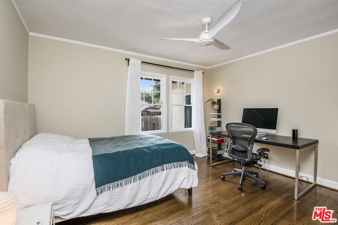 1229 N El Molino Ave