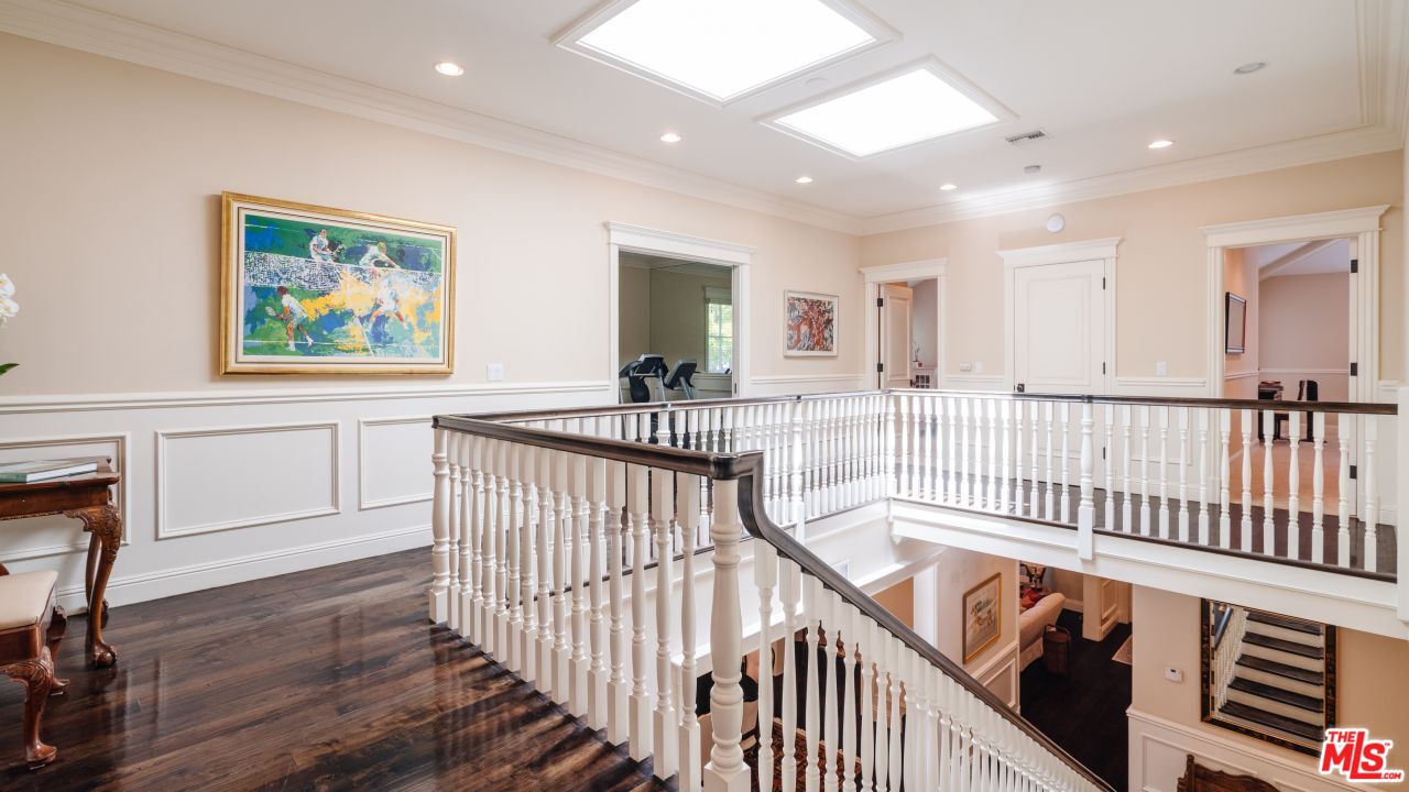 321 S GRETNA GREEN WAY
