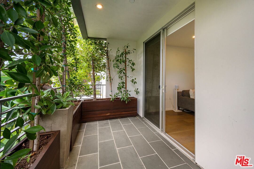 11764 Idaho Ave Unit: 102