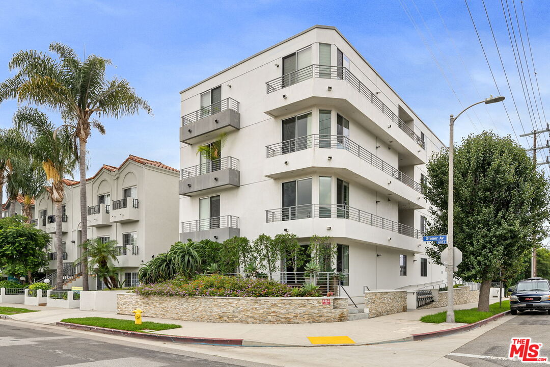 11764 Idaho Ave Unit: 102