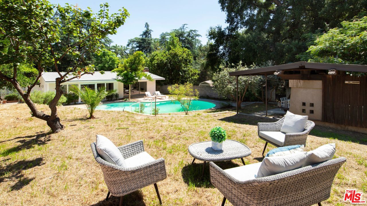 2621 Santa Rosa Ave