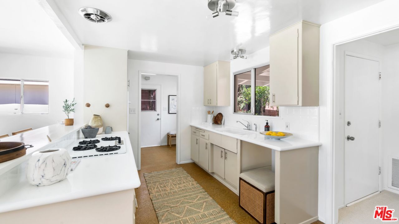 2621 Santa Rosa Ave