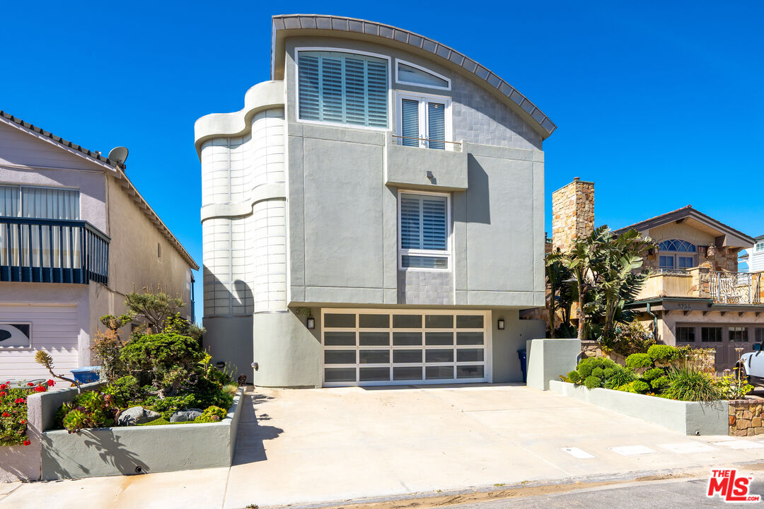 3741 Ocean Dr