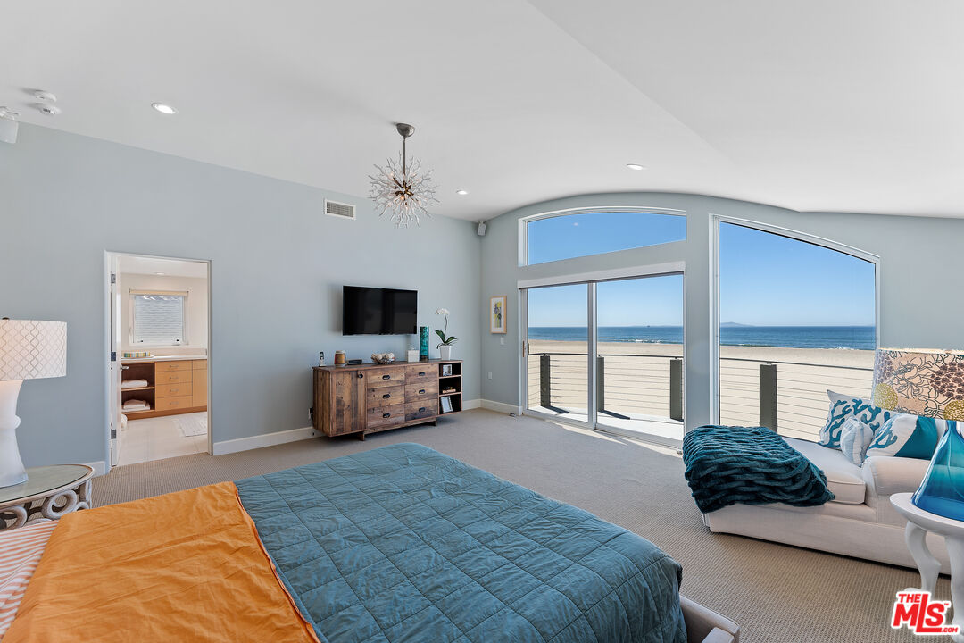 3741 Ocean Dr