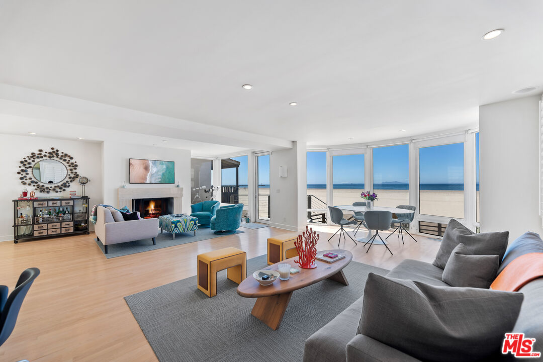 3741 Ocean Dr
