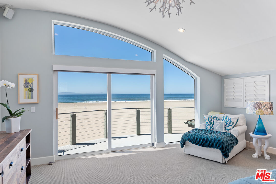 3741 Ocean Dr