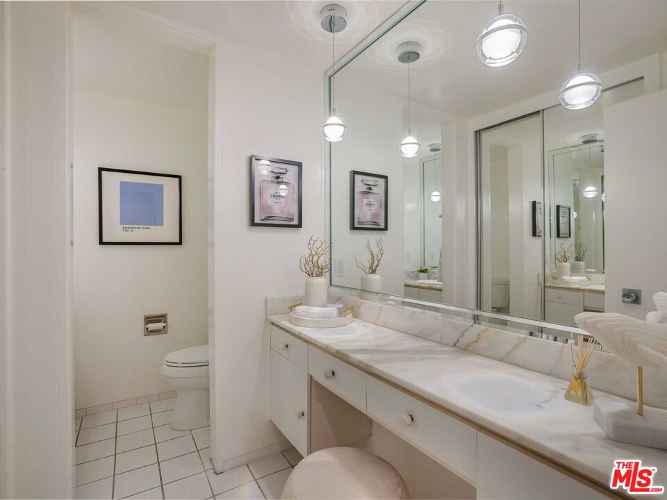 1333 S Beverly Glen Blvd Unit: 306
