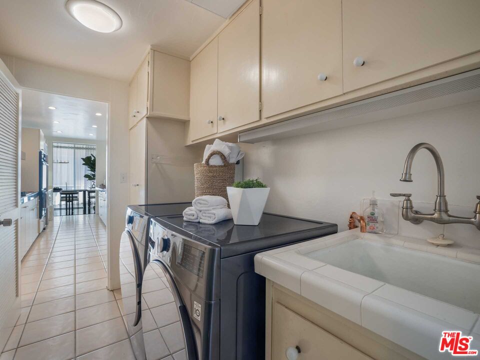 1333 S Beverly Glen Blvd Unit: 306
