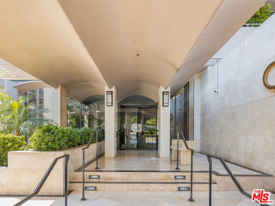 1333 S Beverly Glen Blvd Unit: 306