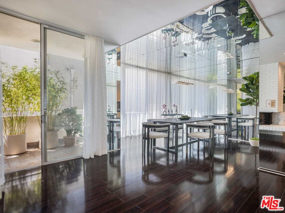 1333 S Beverly Glen Blvd Unit: 306