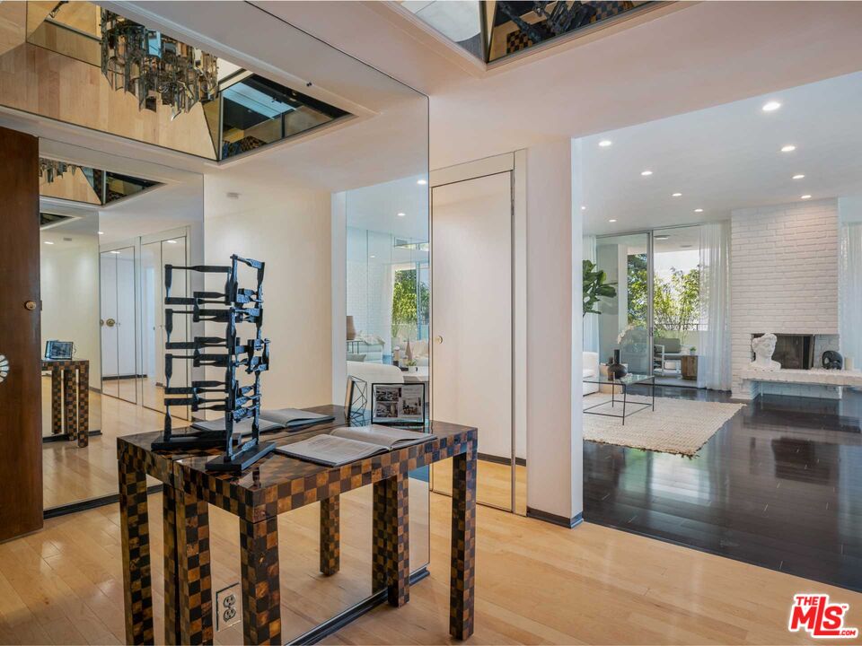 1333 S Beverly Glen Blvd Unit: 306