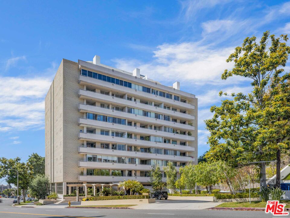 1333 S Beverly Glen Blvd Unit: 306