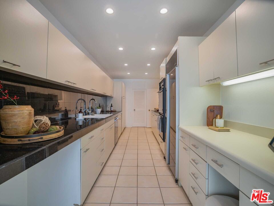 1333 S Beverly Glen Blvd Unit: 306