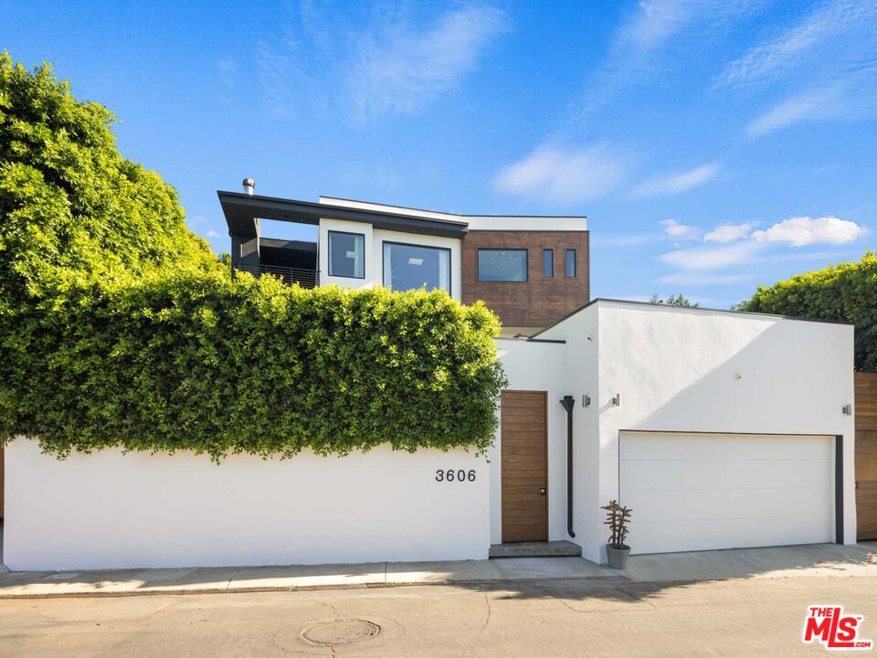 3606 Berry Dr
