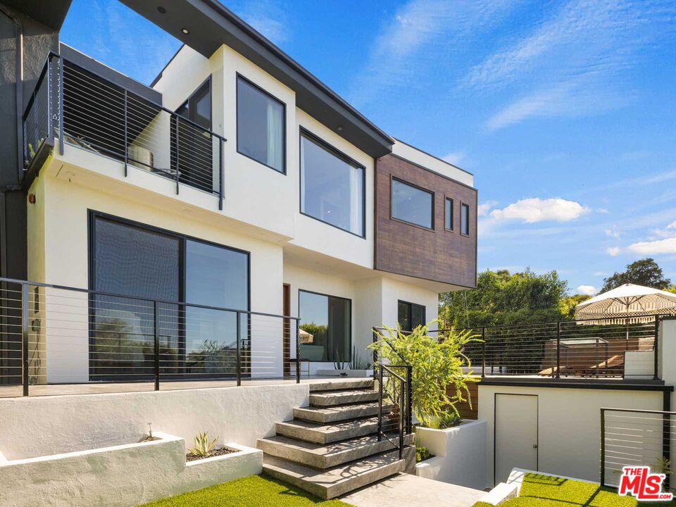 3606 Berry Dr
