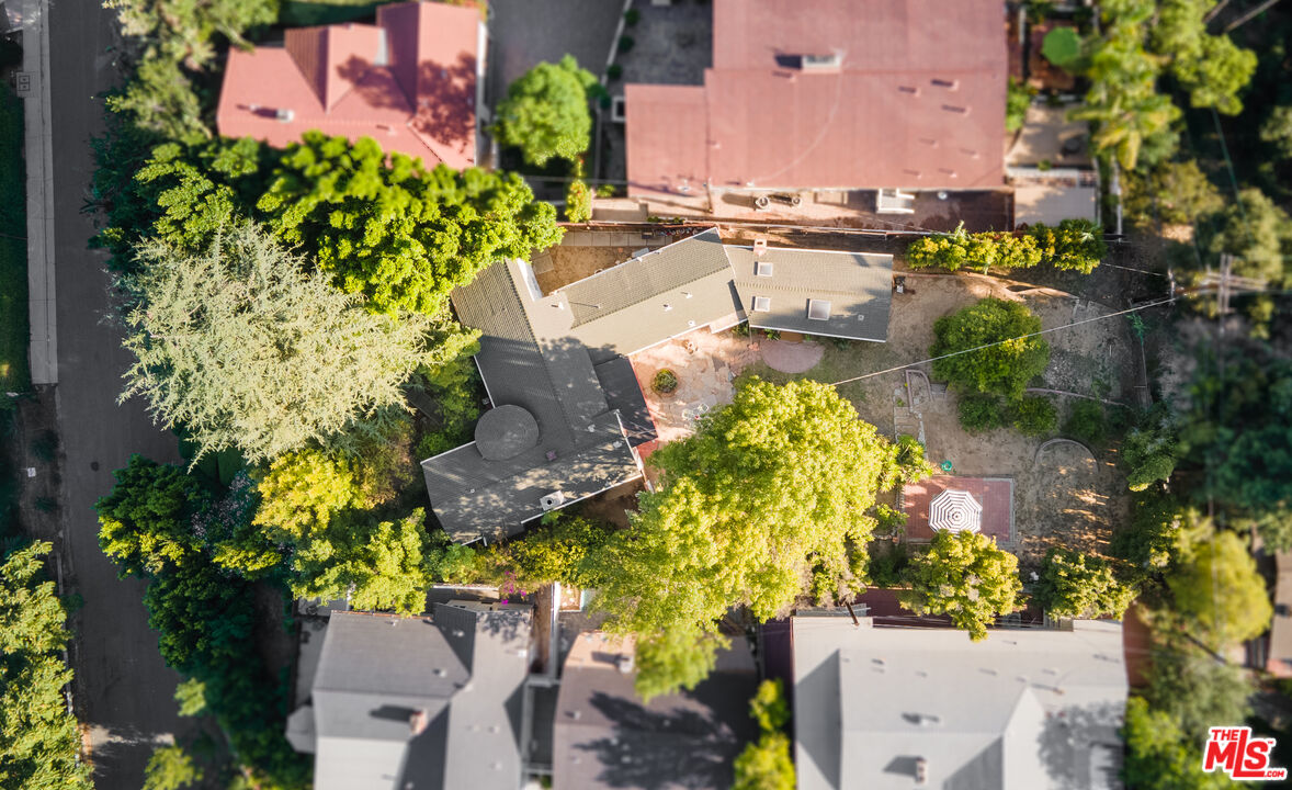 3895 Fredonia Dr