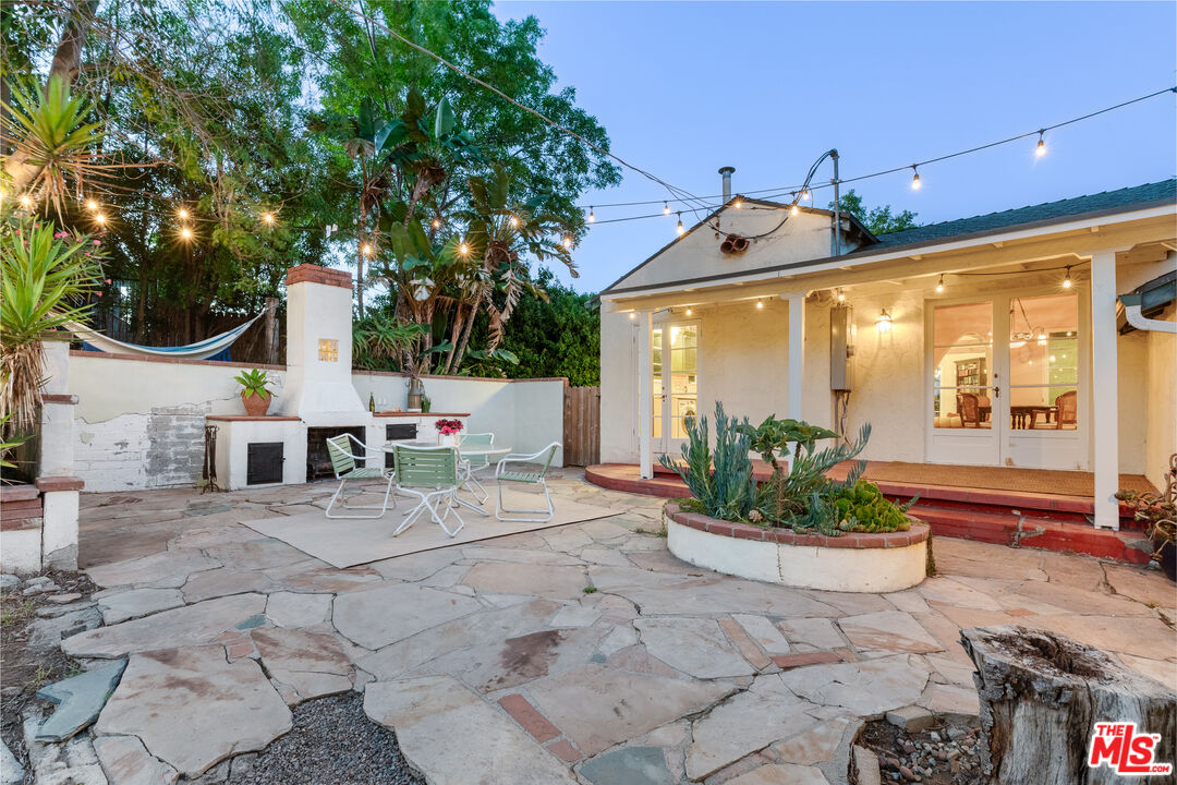 3895 Fredonia Dr