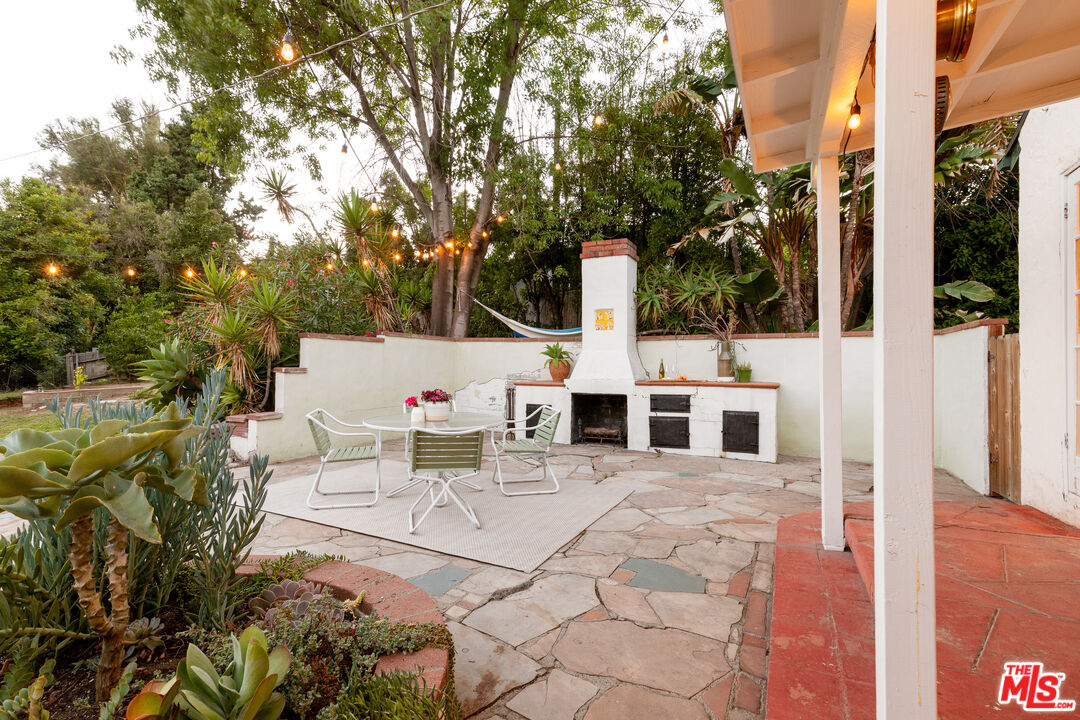 3895 Fredonia Dr