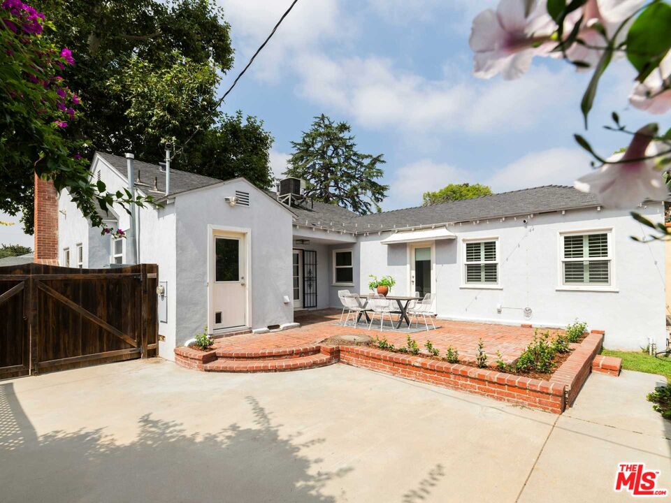 4912 Cartwright Ave