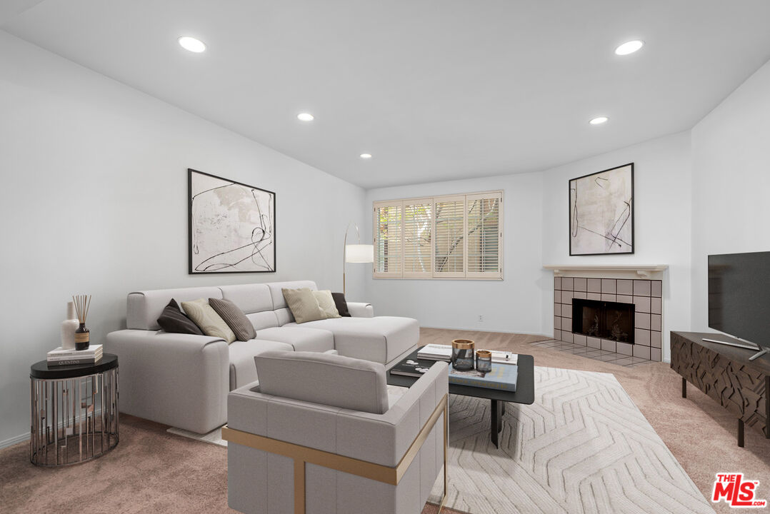 1433 Barry Ave Unit: 204