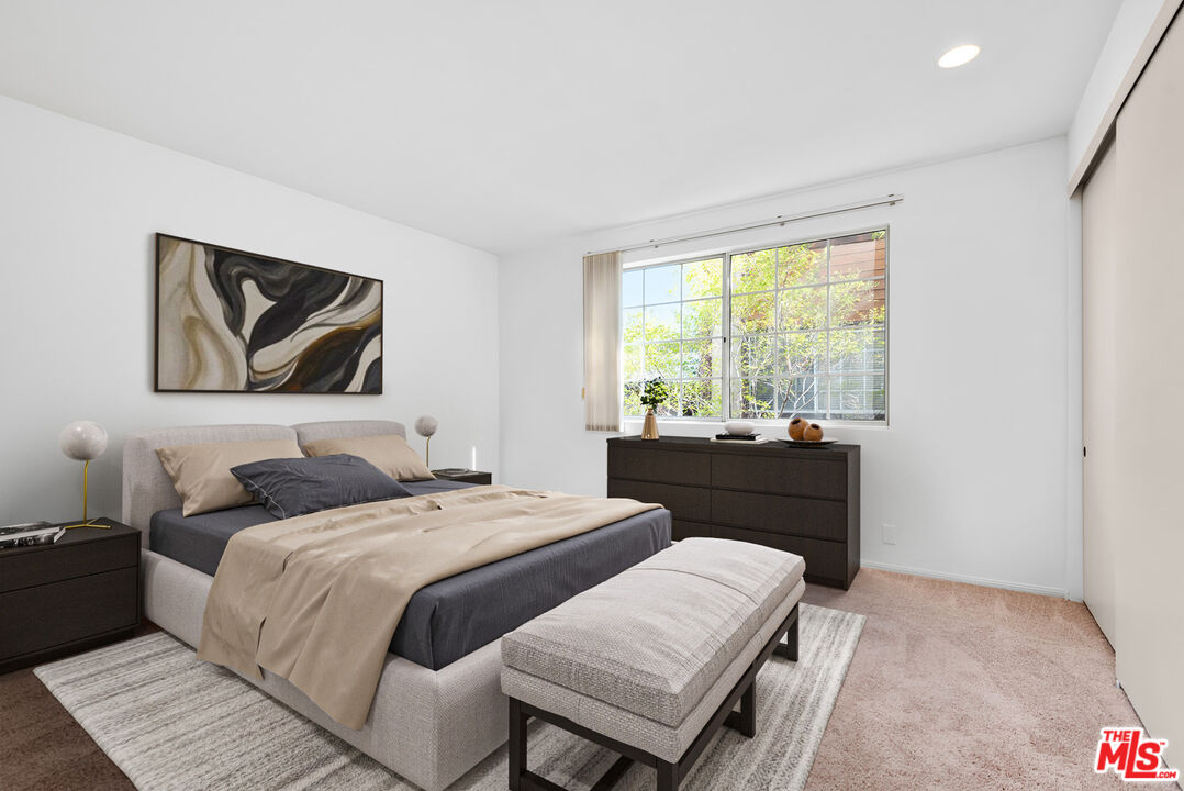 1433 Barry Ave Unit: 204