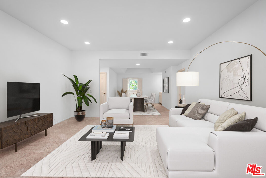 1433 Barry Ave Unit: 204