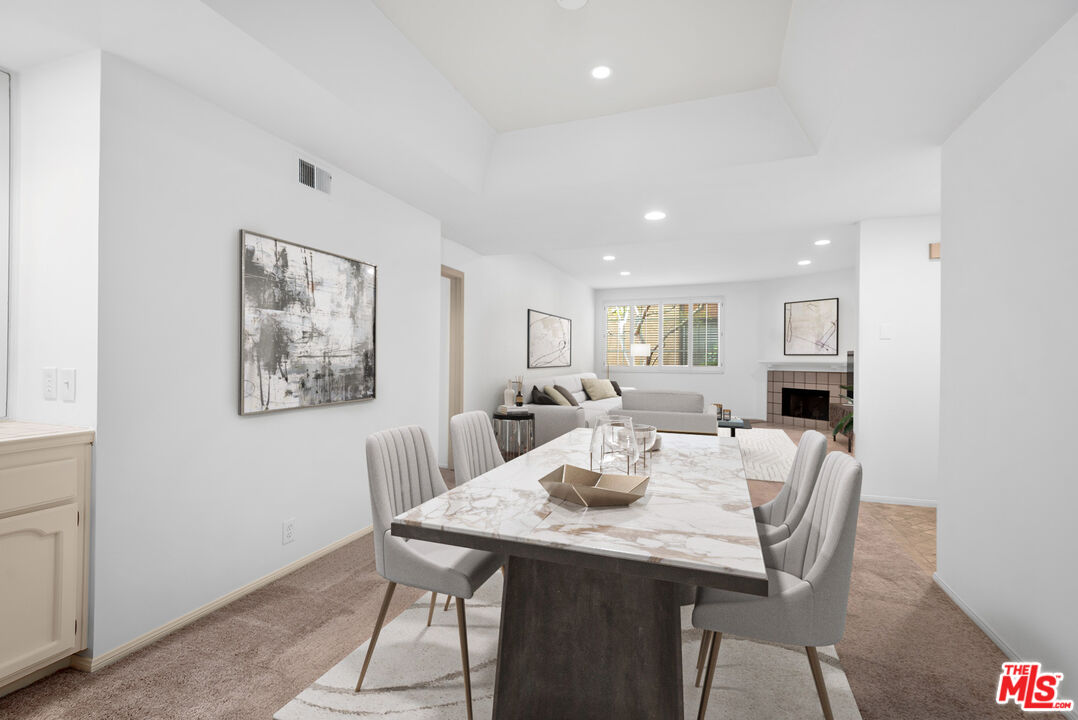 1433 Barry Ave Unit: 204