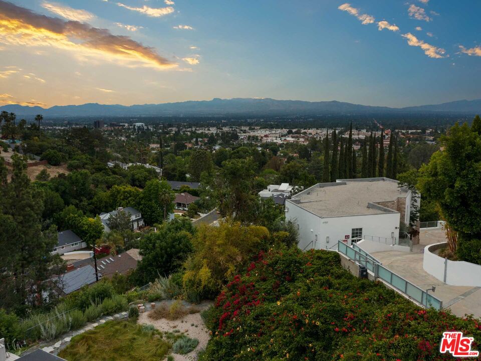 17707 Alonzo Pl