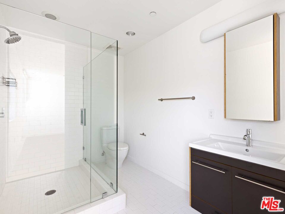 1322 N Detroit St Unit: 11