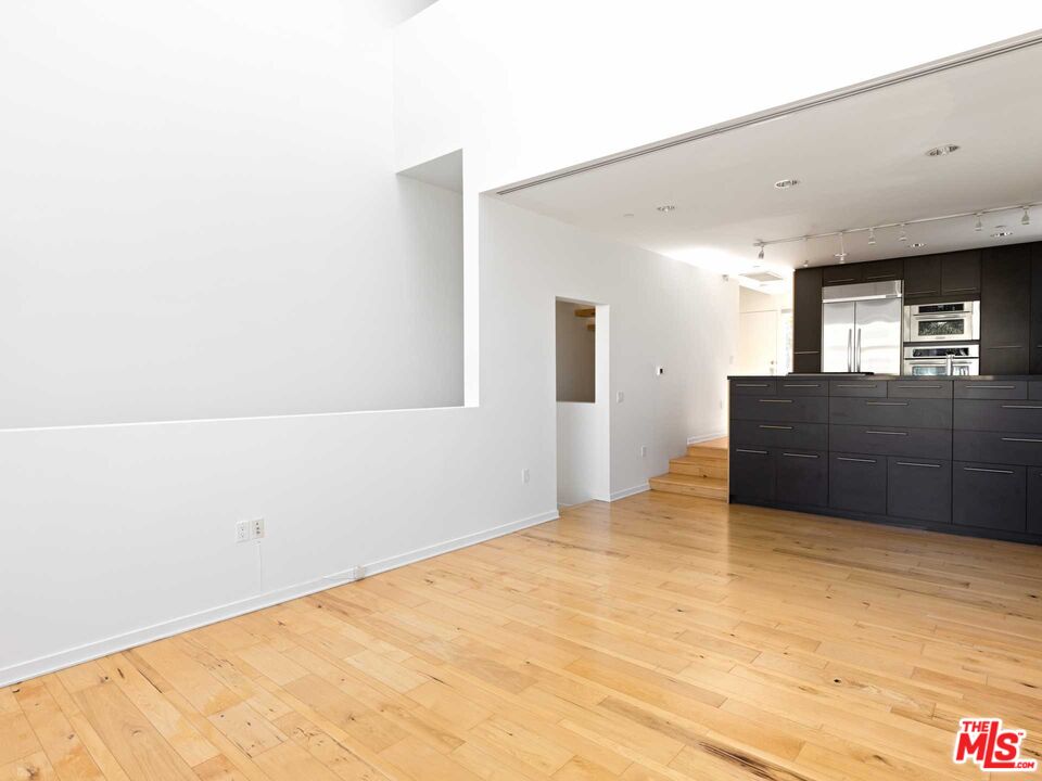 1322 N Detroit St Unit: 11