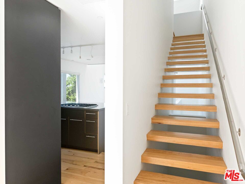 1322 N Detroit St Unit: 11