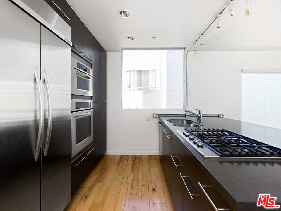 1322 N Detroit St Unit: 11