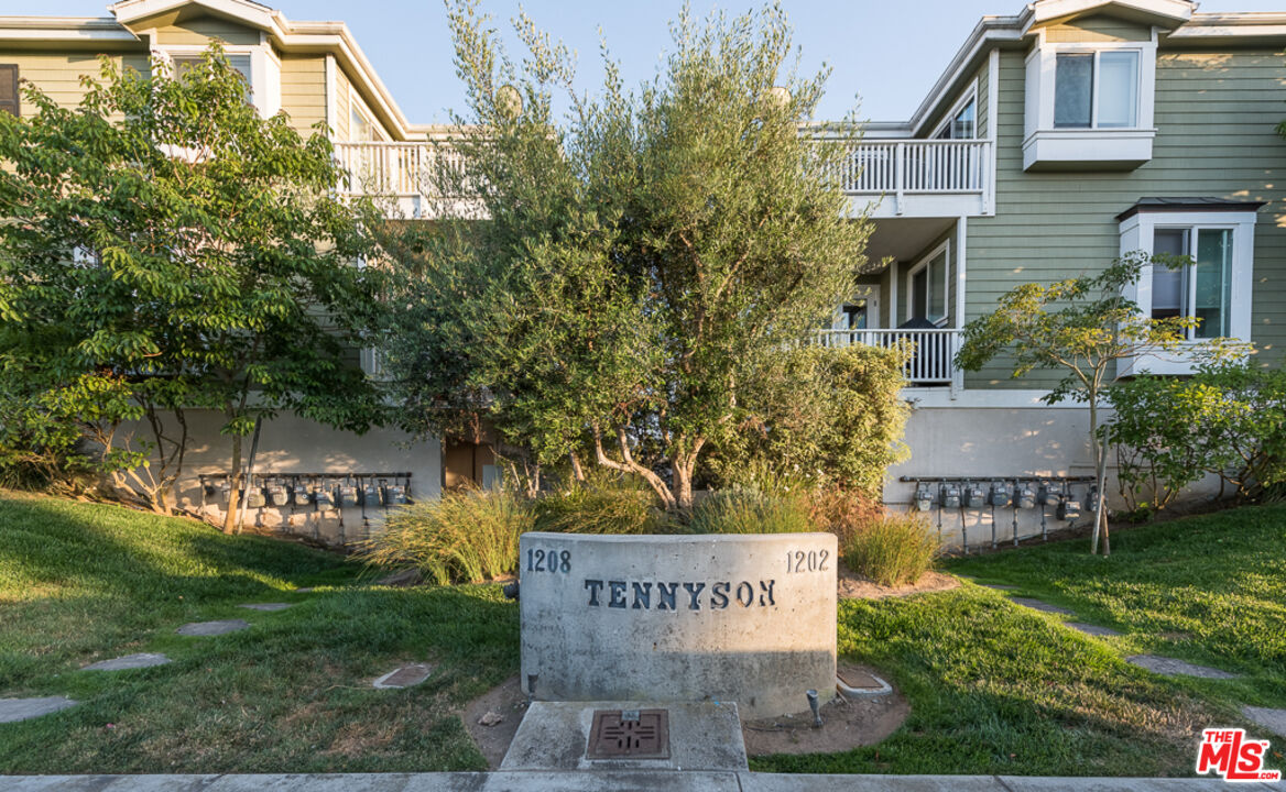 1208 Tennyson St Unit: 1