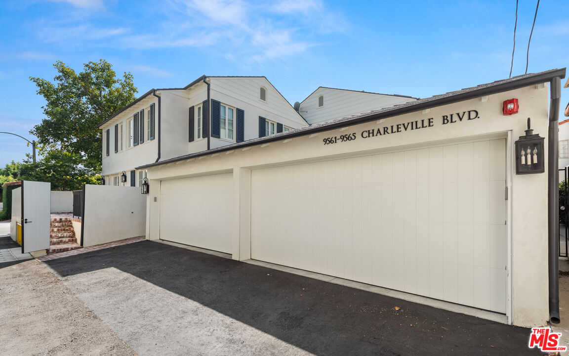 9563 Charleville Blvd