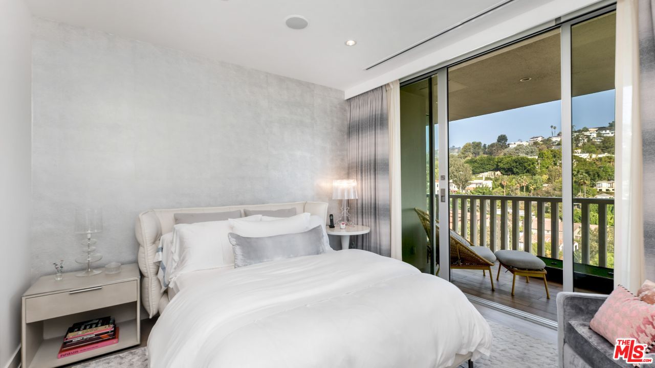 9255 Doheny Rd Unit: 1205
